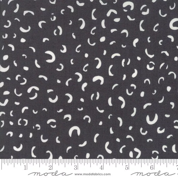 48225 15 Savannah Leopard Spots Charcoal