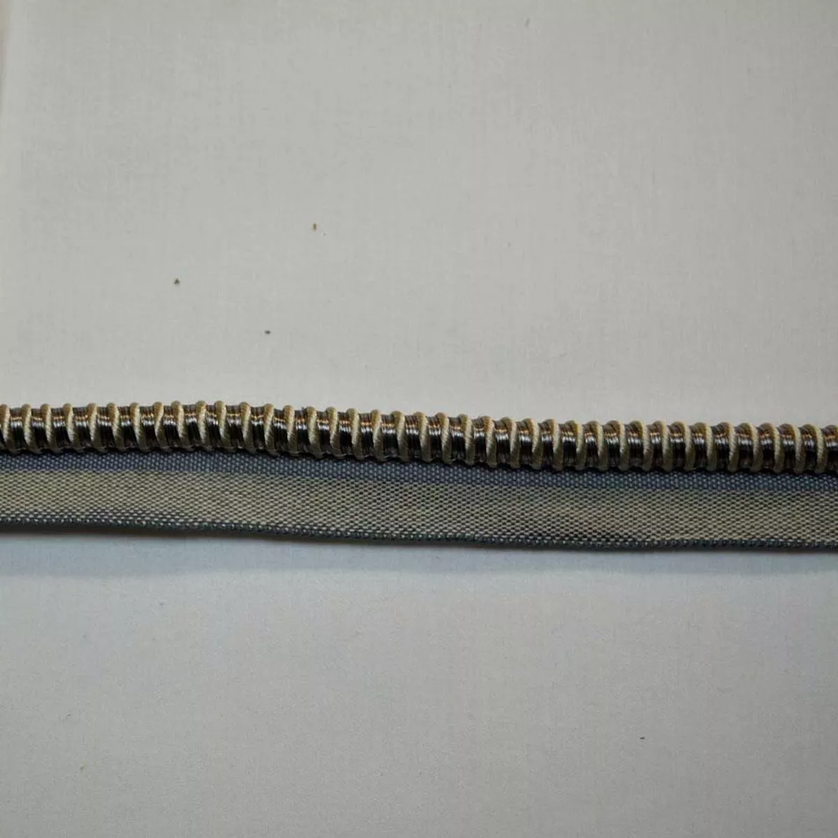 5770 6817 Grey Lip Cord