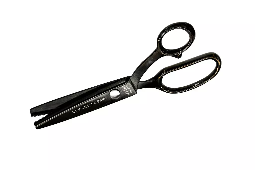 midnight-edition-pinking-shears-2-sizes Midnight Edition Pinking Shears (2 Sizes)