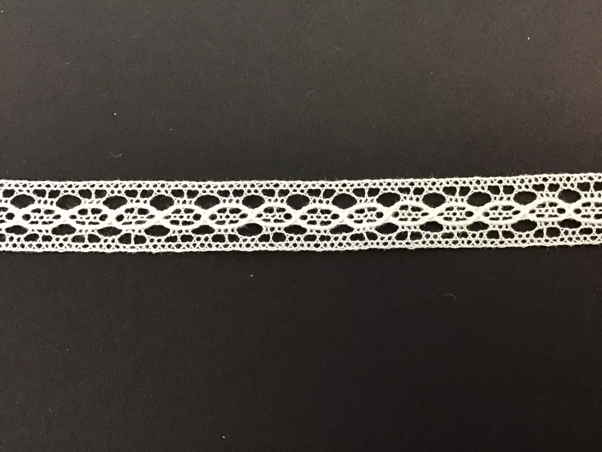 Spanish Cluney Lace Insertion .5 Inch White 4014-13