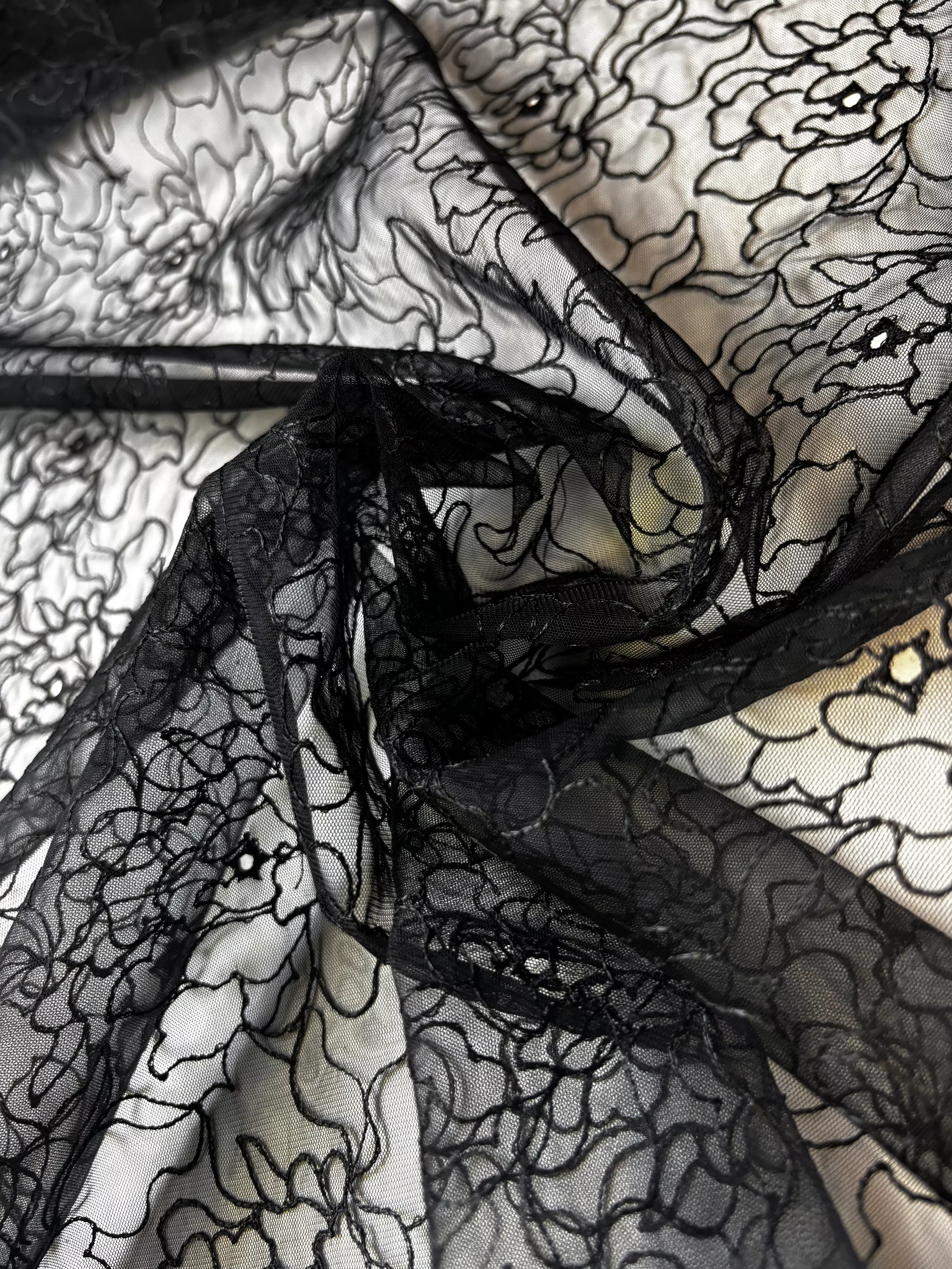Surface Floral Embroidery Black | Mesh